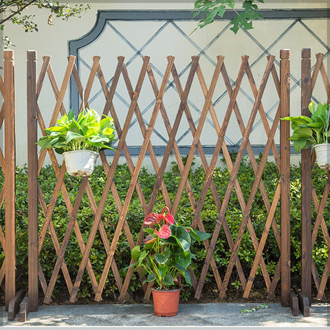 Extendable Wooden Grid Fence